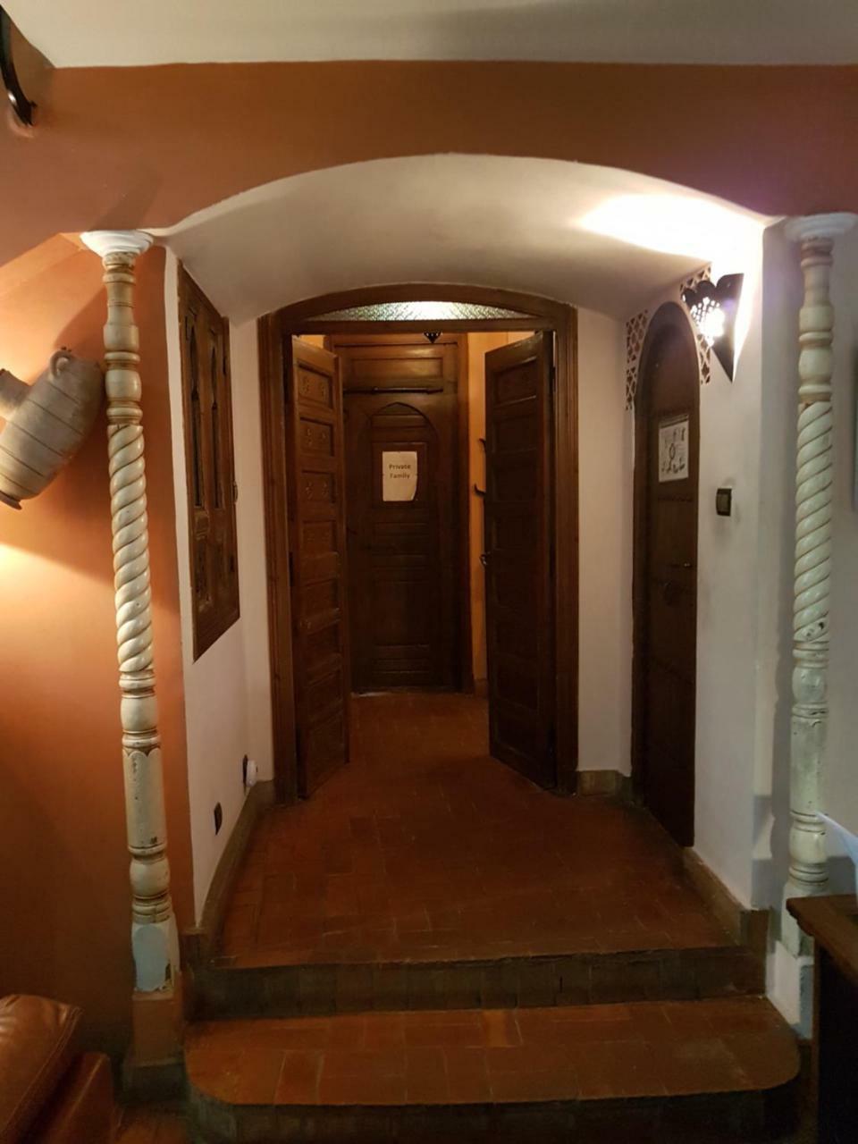Ambassy Hotel Κενίτρα Εξωτερικό φωτογραφία