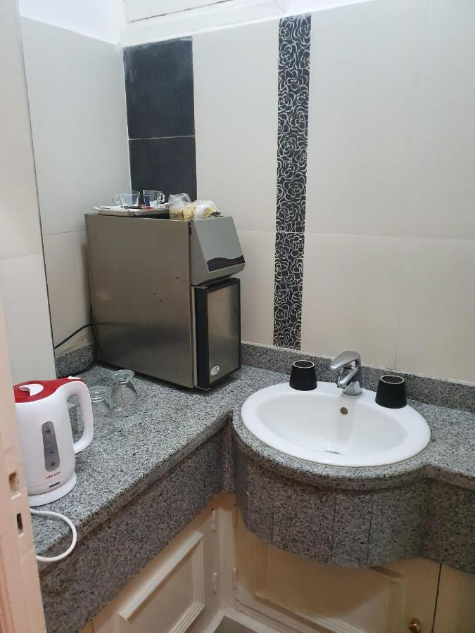 Ambassy Hotel Κενίτρα Εξωτερικό φωτογραφία