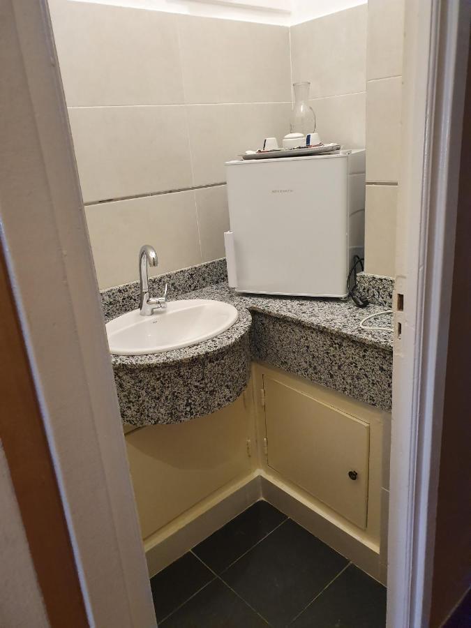 Ambassy Hotel Κενίτρα Εξωτερικό φωτογραφία
